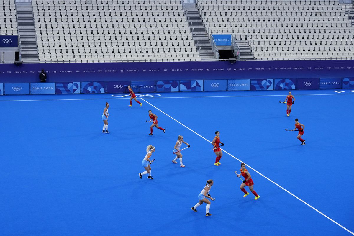 Waarom de Nederlandse hockeysters tegen China zonder publiek speelden op de Olympische Spelen