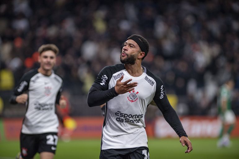 Ontketende Memphis Depay zorgt voor volksfeest bij Corinthians, topduel eindigt in opstootje