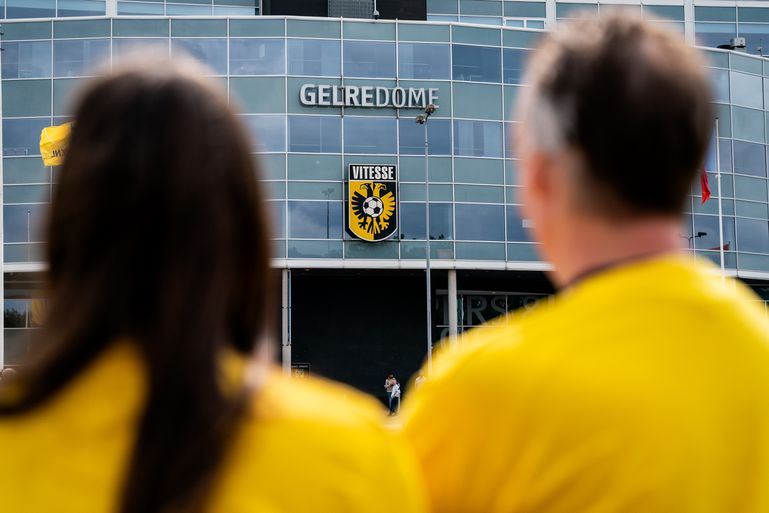 Snoeihard oordeel na val van Vitesse: 'Hij heeft zelf geen enkele vinger uitgestoken'