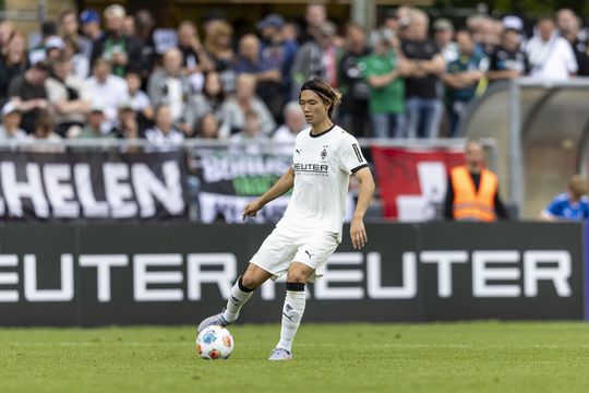 'Eindelijk een goed aanbod': Ajax meldt zich voor Bundesliga-verdediger, die op radar van PSV stond