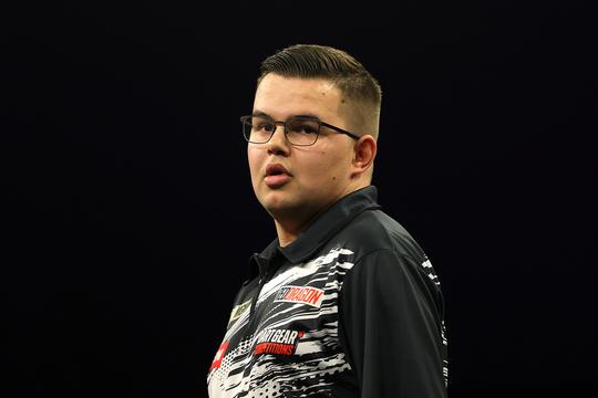 Topdarter Gian van Veen (24) bereikt bijzondere mijlpaal met verdiende prijzengeld