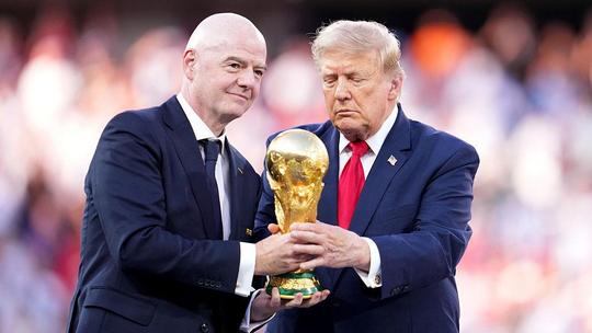 Donald Trump breekt lans voor verguisde FIFA-baas Gianni Infantino: 'Dat zou een vreselijke vergissing zijn'