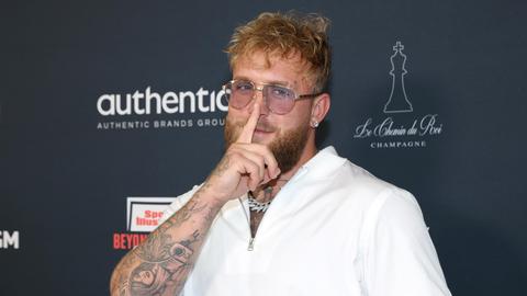 Jake Paul (verloofde Jutta Leerdam) gaat er met gestrekt been in: 'Ik verklaar de oorlog'