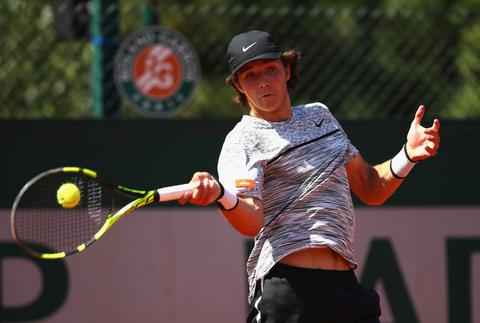 Tennisser (26) vreest voor carrière na onverwachte ziekenhuisopname: 'Mijn leven is niet meer hetzelfde'