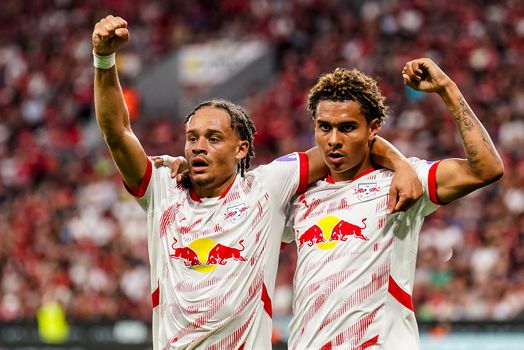 Xavi Simons lacht het laatst ondanks goal Jeremie Frimpong; Leipzig beëindigt ongeslagen reeks Leverkusen