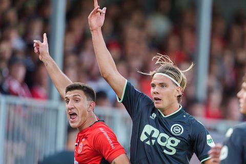 Almere City pakt tegen nog ongeslagen FC Groningen eerste punt van nieuwe seizoen