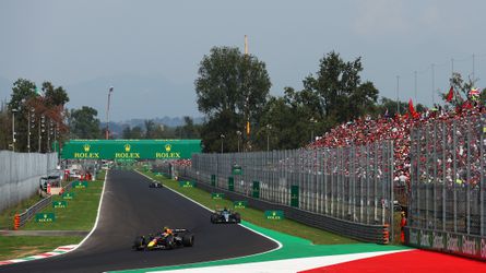 Ferrari-feestje in Monza verpest door Mercedes: Lewis Hamilton de snelste in derde vrije training