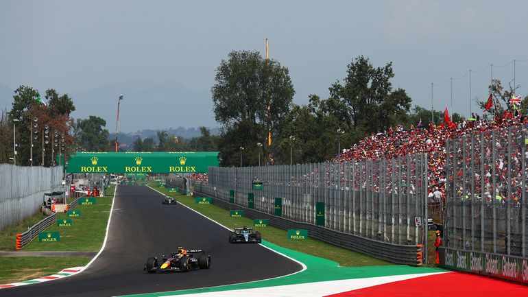 Ferrari-feestje in Monza verpest door Mercedes: Lewis Hamilton de snelste in derde vrije training