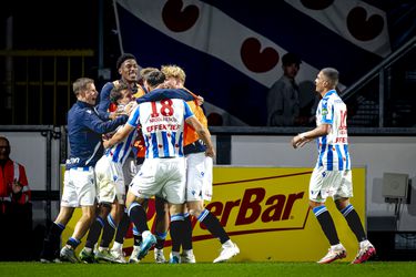 Abe Lenstra Stadion klapt handen stuk voor Robin van Persie: swingend Heerenveen boekt eerste zege