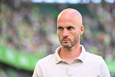 Pijnlijk debuut voor Nederlandse trainer in Bundesliga na doelpunt in de laatste minuut