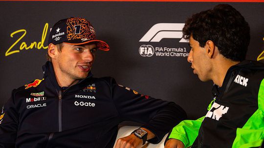 Max Verstappen speelt ook in Zandvoort mentor voor collega: 'Dát heb ik zelfs met hem gedeeld'