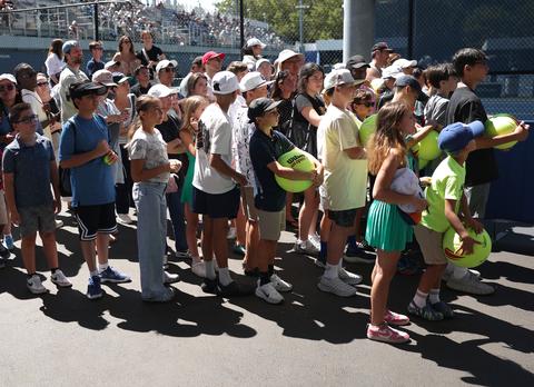 Ongeloof over bizarre rel op US Open: 'Zet politieagenten met een knuppel klaar'