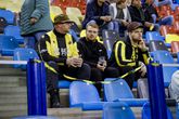 Fans van Vitesse gaan weer een loodzwaar seizoen tegemoet, na de mislukte overname van Guus Franke. ©Pro Shots