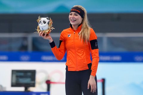 Topschaatsster Jutta Leerdam wordt verrast door Jake Paul vlak voor belangrijk moment