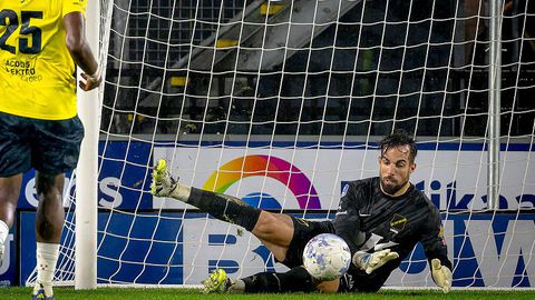 Eredivisie-speler (34) onthult haatdragende berichtjes: 'Te bizar voor woorden'