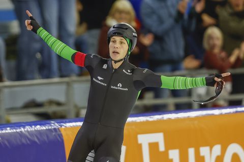 Topschaatser Marcel Bosker wordt (dankzij opmerkelijk hulpmiddel) Nederlands kampioen: 'Of het nou sneller is...'