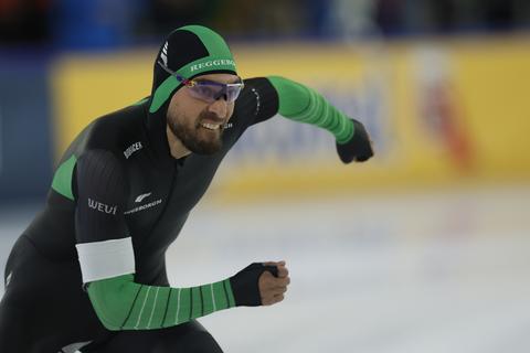 'Zenuwachtige' Kjeld Nuis (36) vol verbazing in Thialf: ‘Zo bizar'