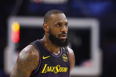 LeBron James (40) duidelijk over einde van basketbalcarrière: 'Zo dom ben ik niet'