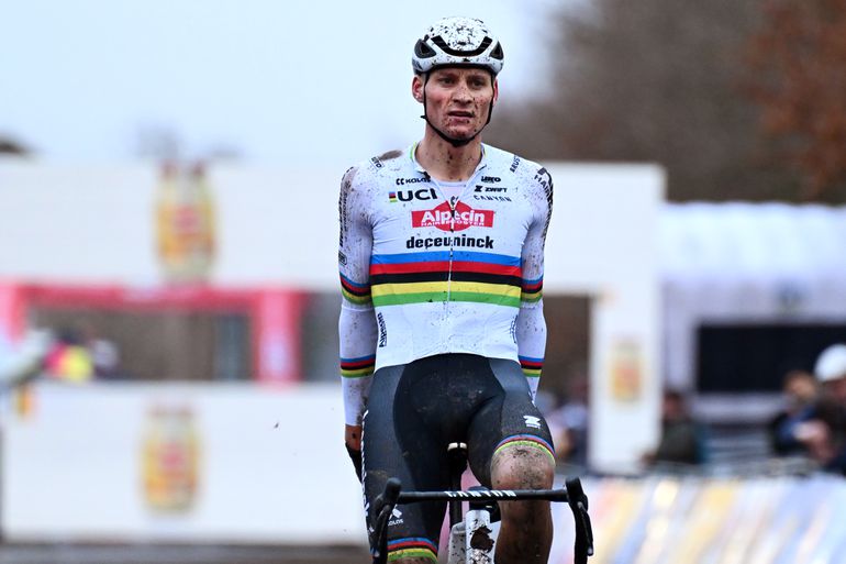 Onnavolgbare Mathieu van der Poel ziet concurrenten afhaken voor eerste wedstrijd van 2025