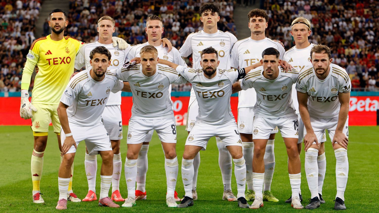 Абърдийн, в чийто състав е и националният ни вратар Димитър Митов, се представя много слабо този сезон.