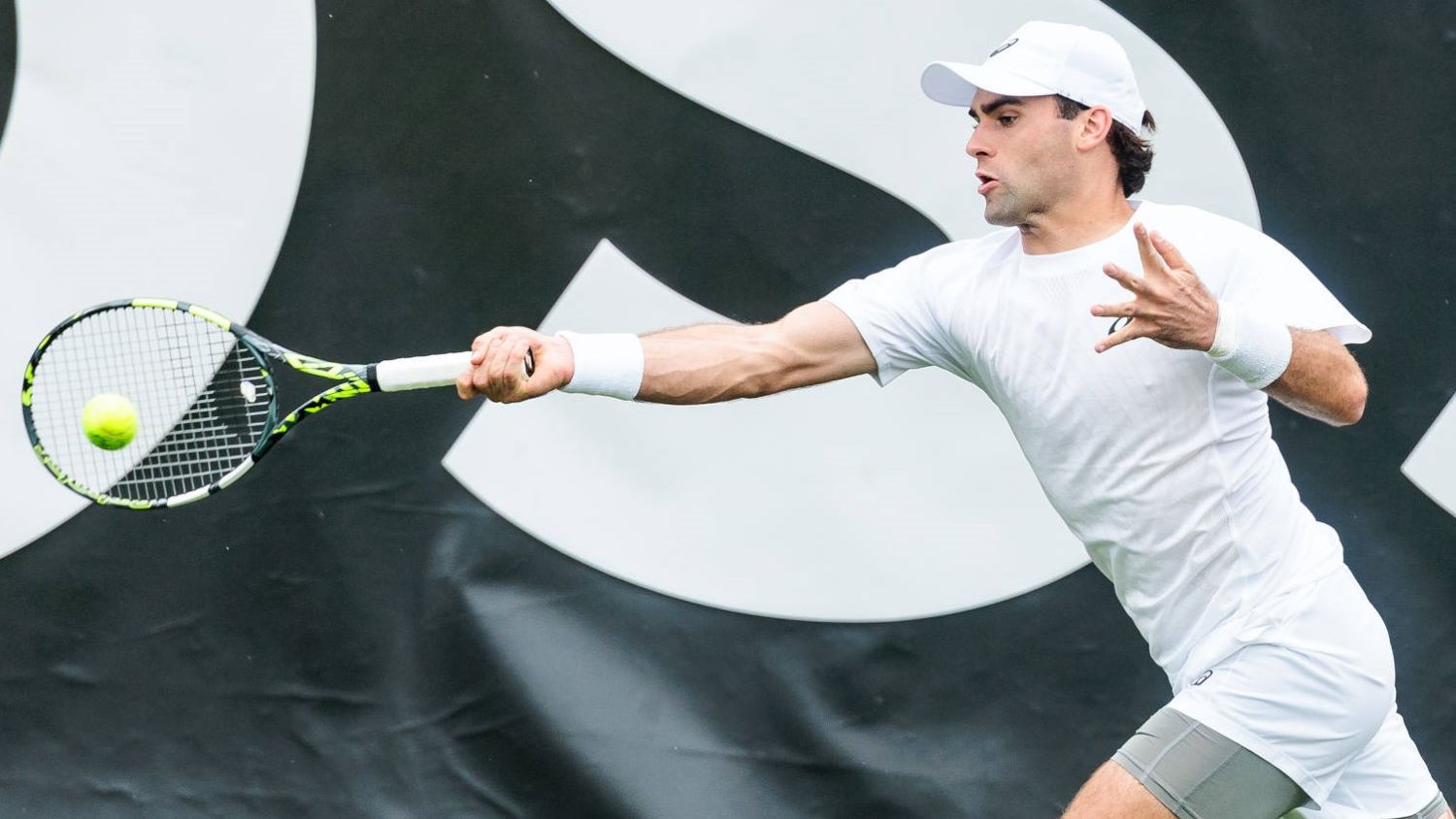 Елиът Спицири