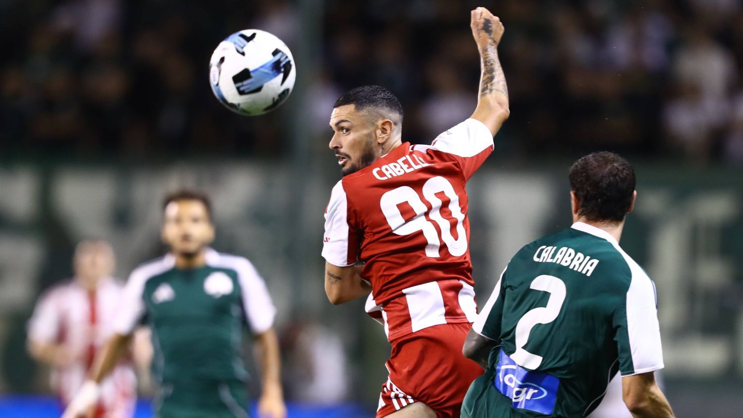 Олимпиакос е с по-големи шансове да ликува в атинското дерби.