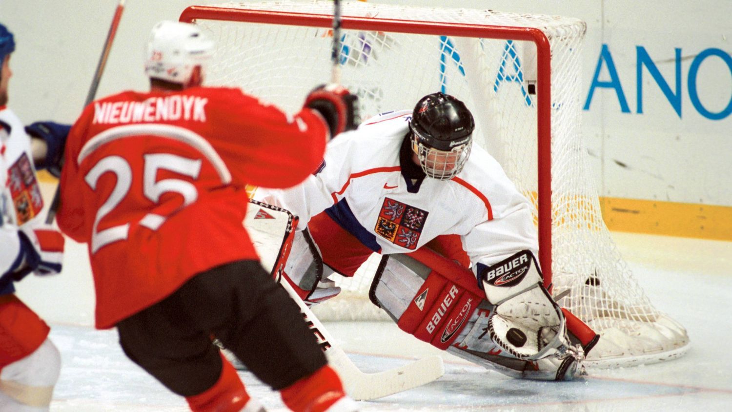 Доминик Хашек направи немислими спасявания в Нагано.