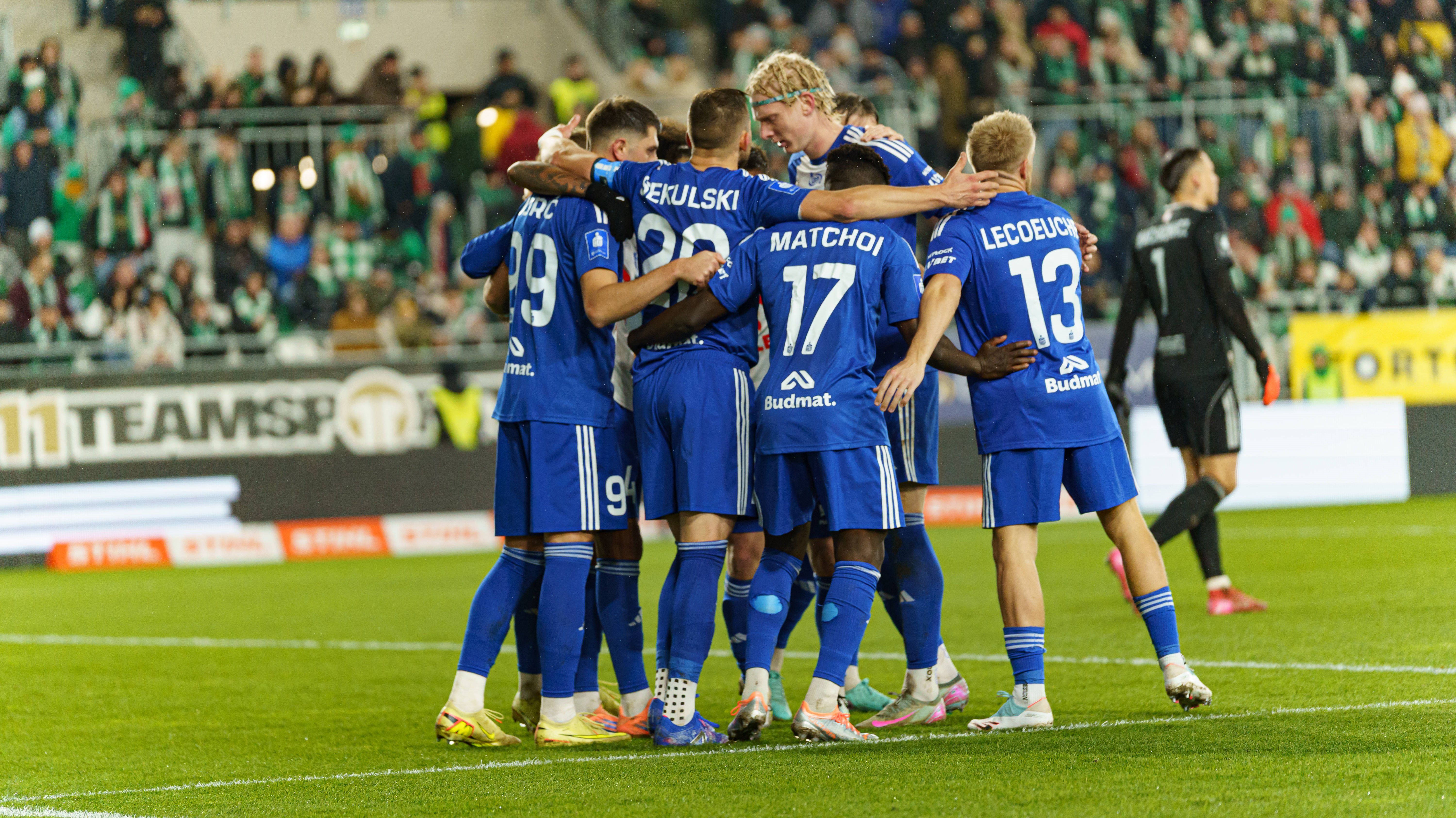 Висла (Плоцк) води в класирането само заради головата си разлика