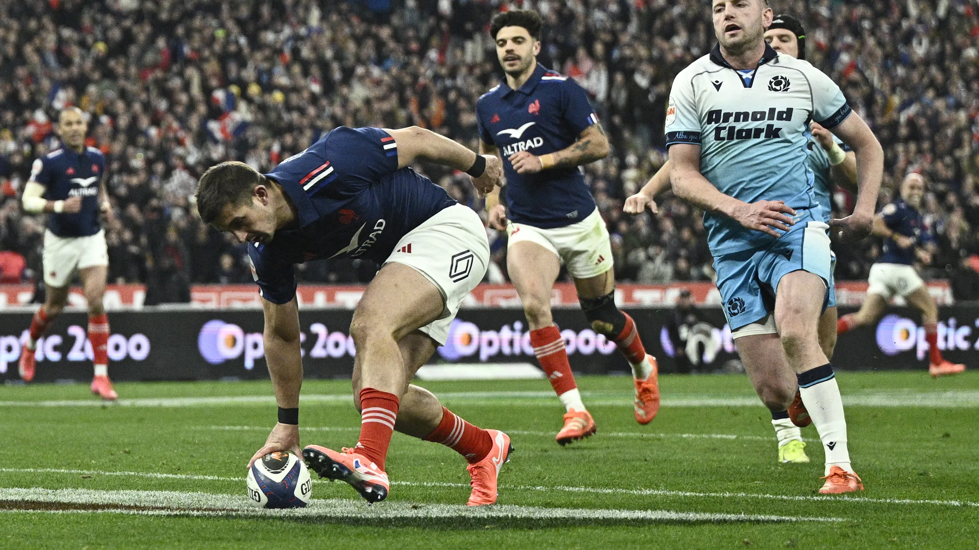 🏉 ШЕСТТЕ НАЦИИ: Франция може да спечели титлата кръг предсрочно