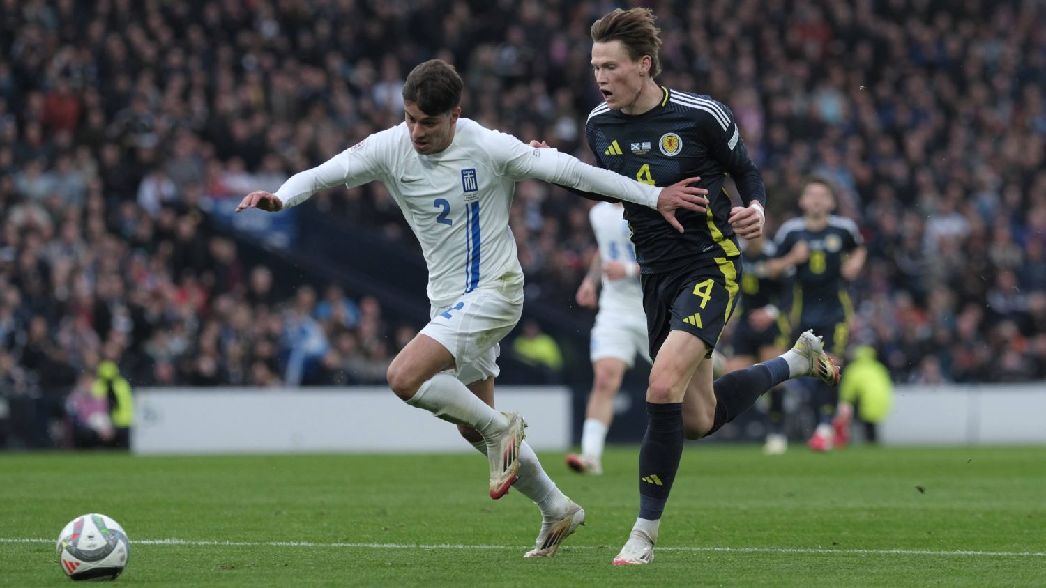 Шотландия разчита на отличната форма на Скот Мактомини, който стана шампион на Италия и играч на сезона в Серия А.