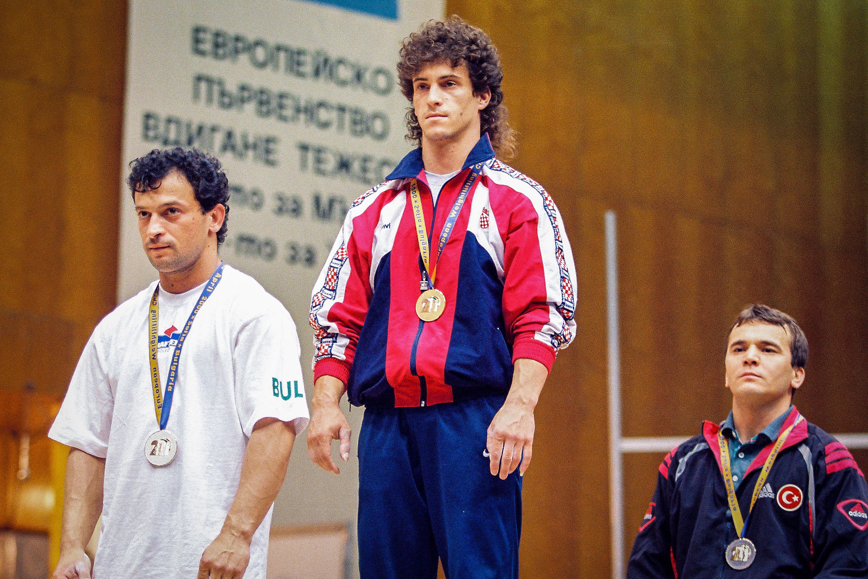 Николай Пешалов, Севдалин Минчев и Наим Сюлейманоглу – медалистите в кат. до 62 кг на Европейското първенство в София 2000 г.