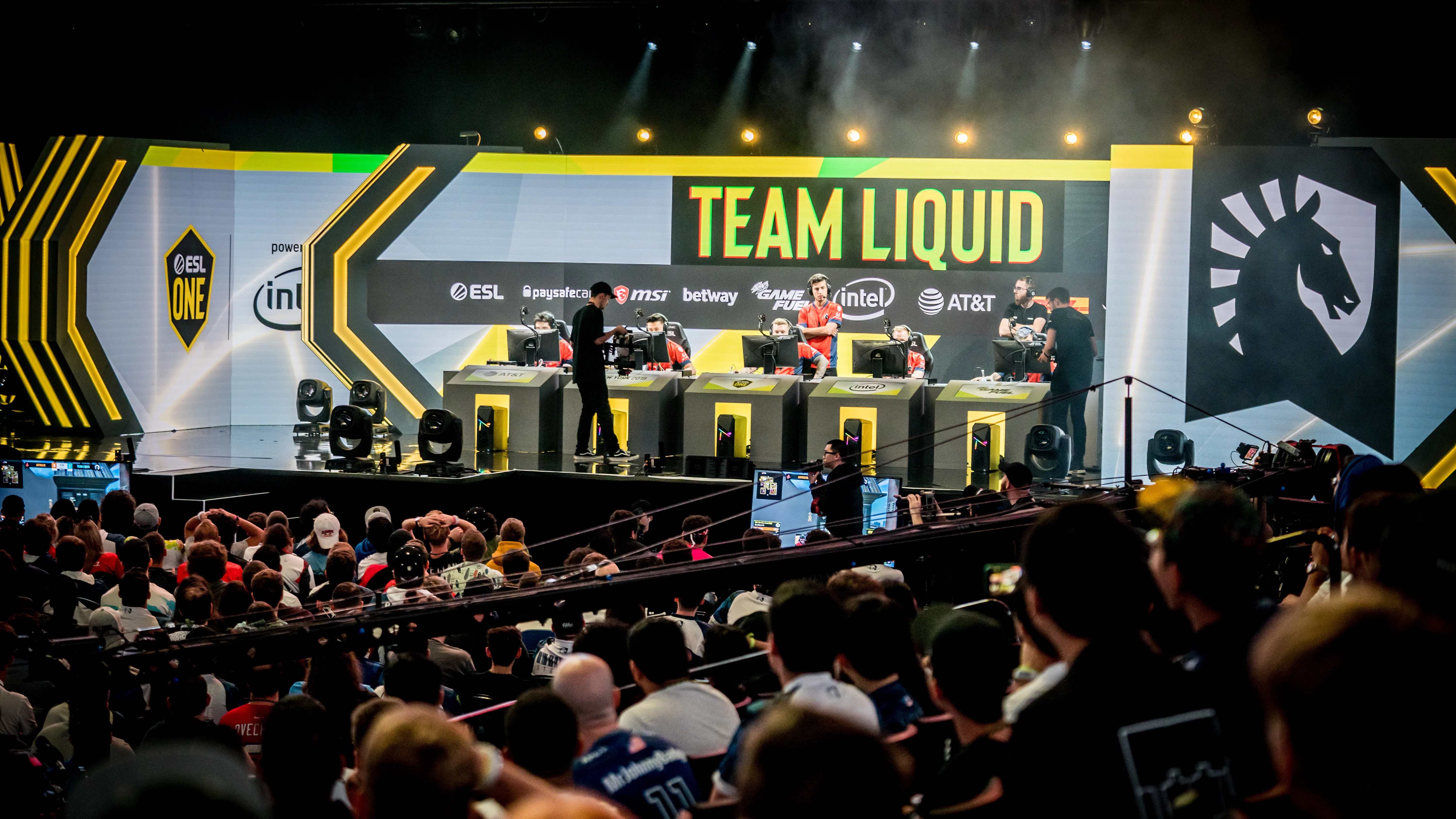 🎮 ESPORTS: Falcons излизат за пореден успех срещу ранените Liquid в ESL Pro League
