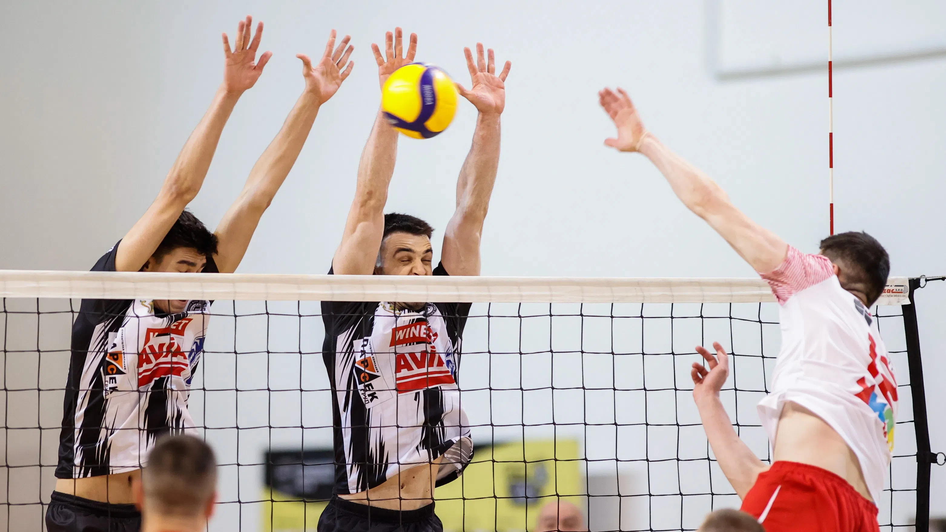 🏐 СУПЕРВОЛЕЙ: ЦСКА ще изравнят серията с Локомотив Авиа