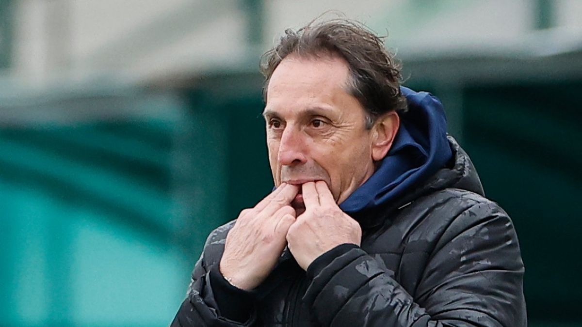 Треньорът на Монтана Атанас Атанасов-Орела