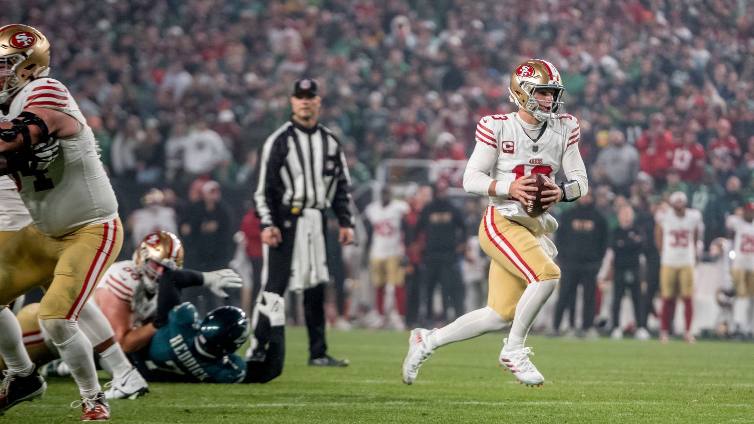 Куотърбекът на Найнърс Брок Пърди ще е поставен под постоянен натиск срещу Ийгълс.