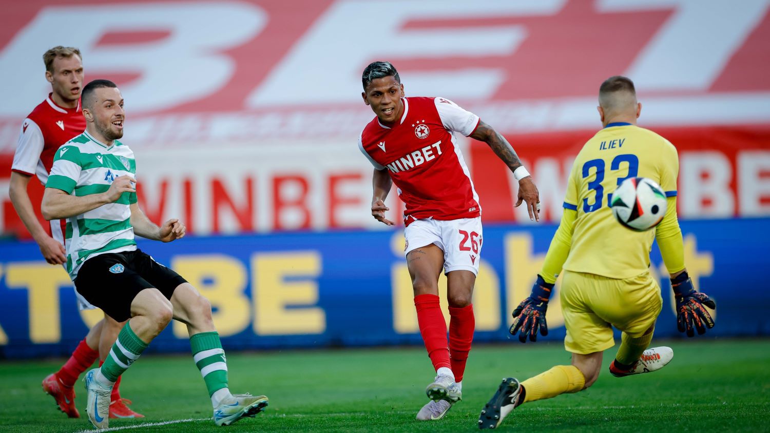 Последният мач между двата съперника бе в София от Първа лига и завърши 1:1.