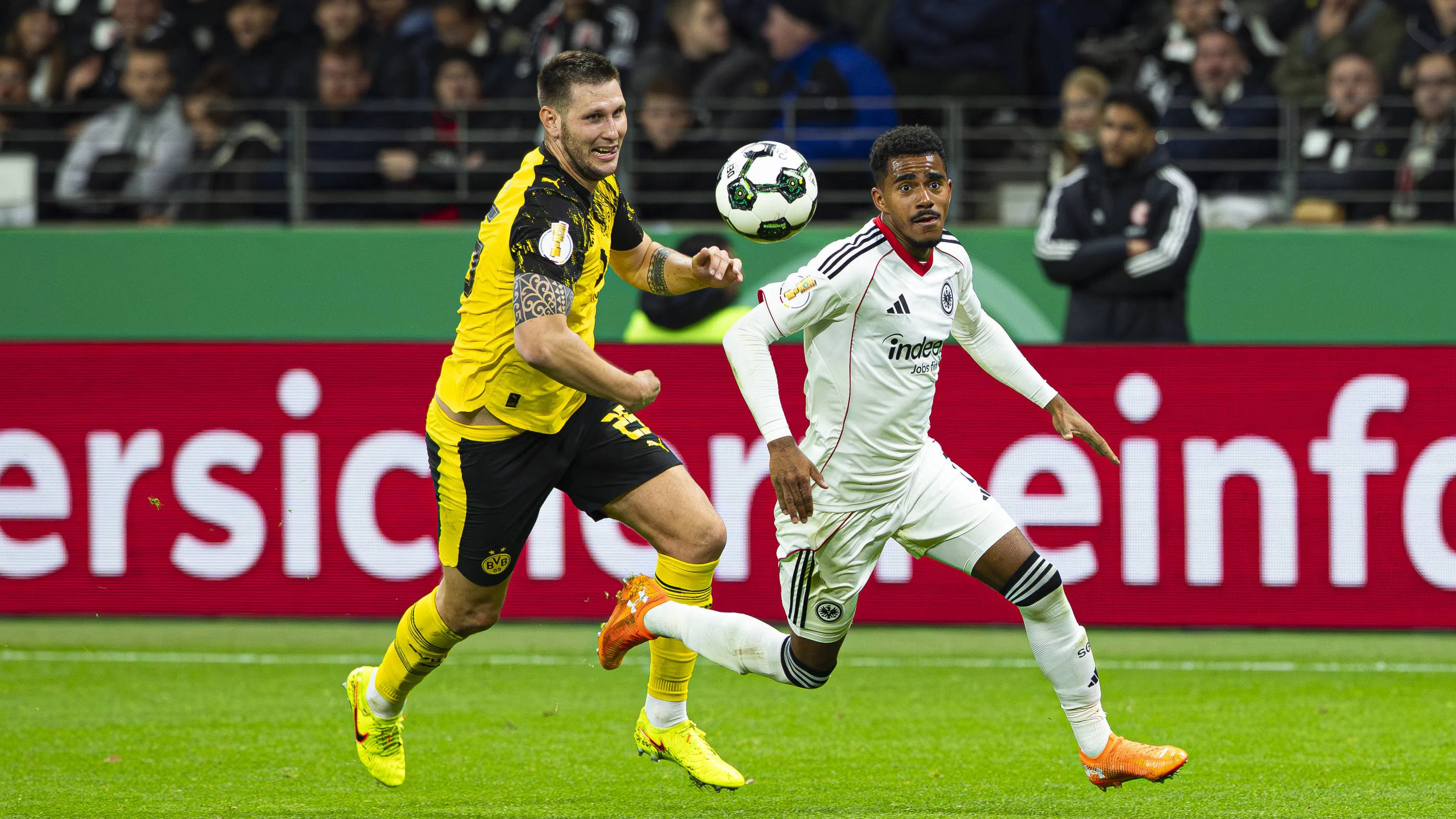 🇩🇪 БУНДЕСЛИГА: Франкфурт ще допусне поне два гола срещу Дортмунд