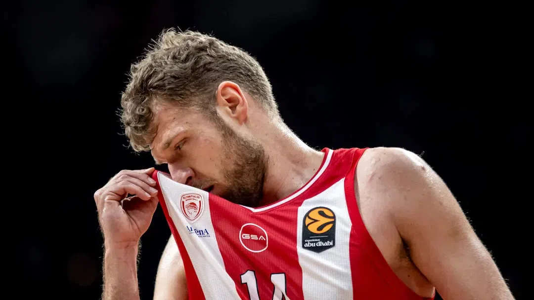 🏀 ЕВРОЛИГА: Олимпиакос без проблеми срещу Париж Баскетбол дори без Везенков