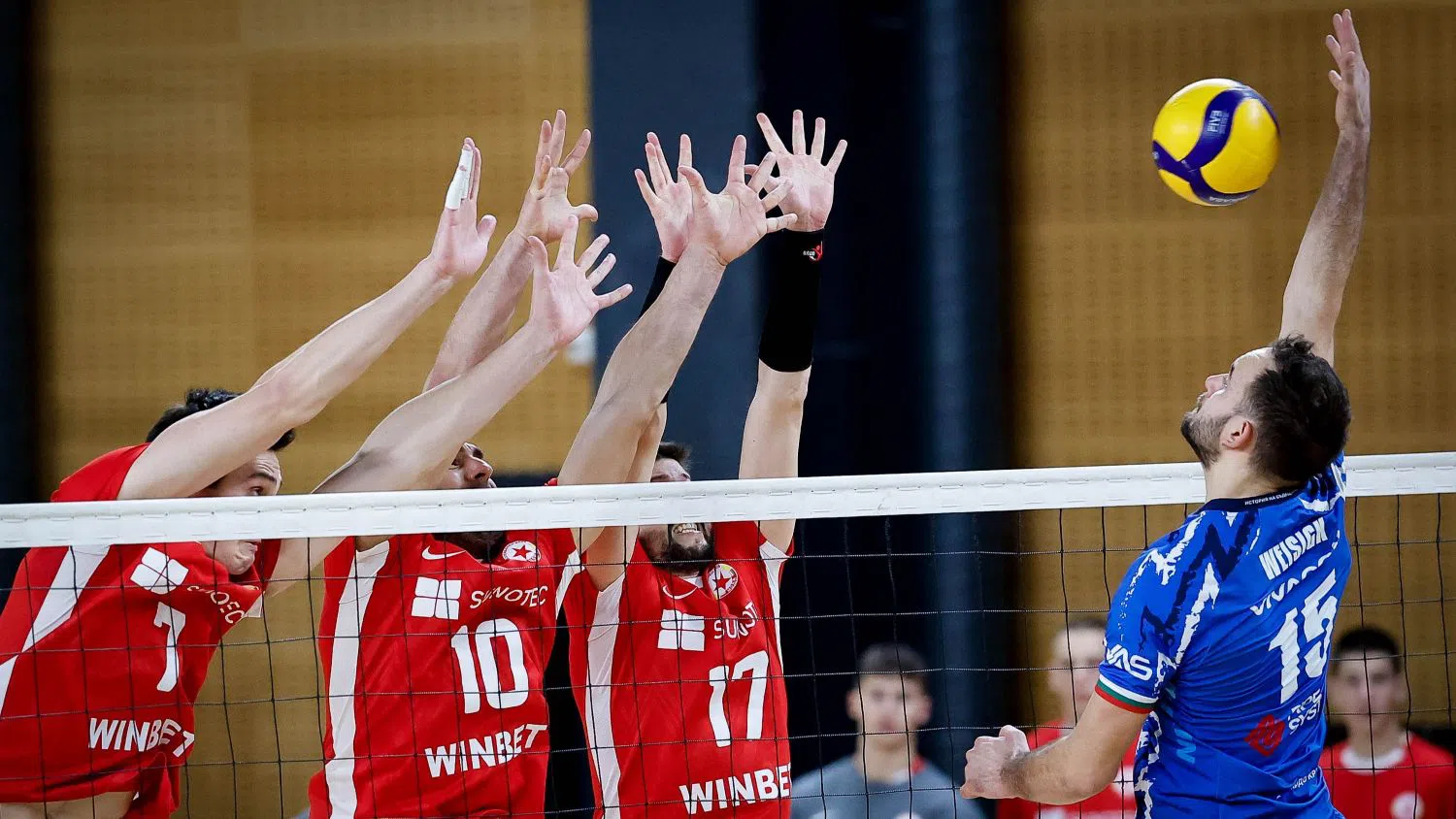 🏐 СУПЕР ВОЛЕЙ: ЦСКА ще спре Левски за първото място в редовния сезон