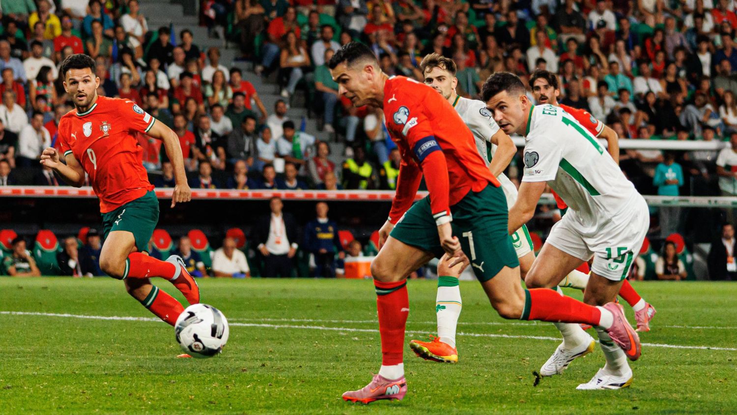 Кристиано Роналдо ще опита да увеличи солидната си голова сметка за Португалия.