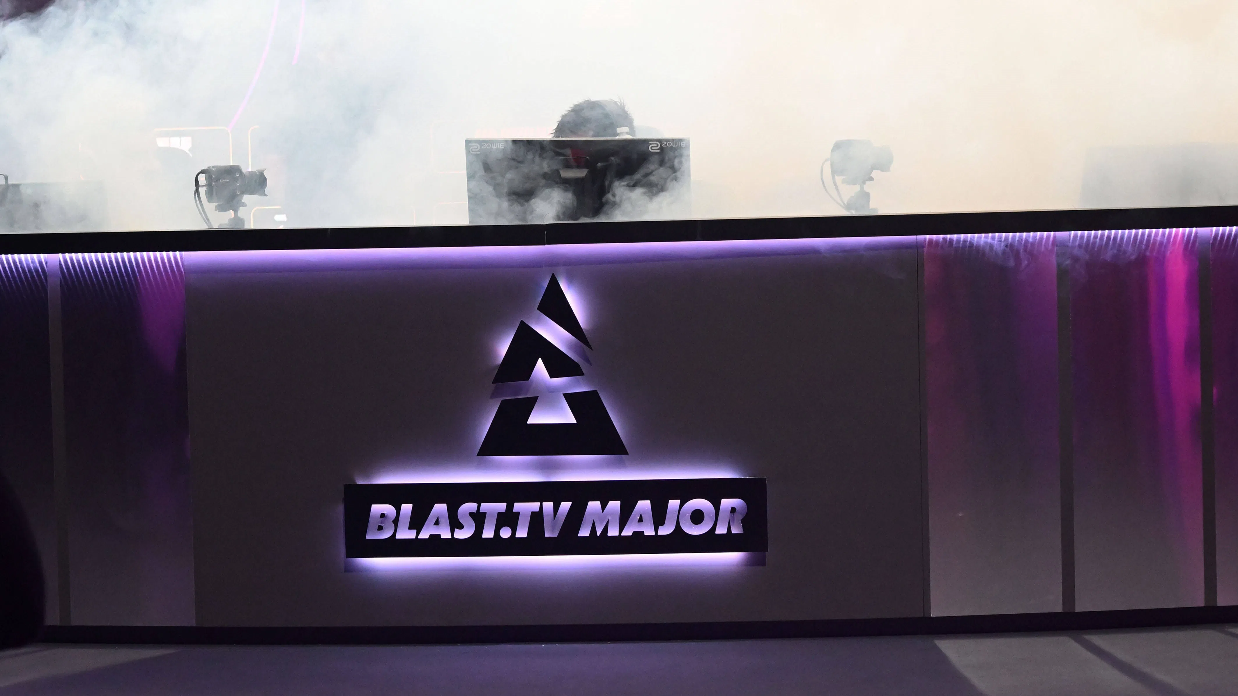 🎮 eSPORTS: Интервю с треньора на 500 Esports Калоян Попов