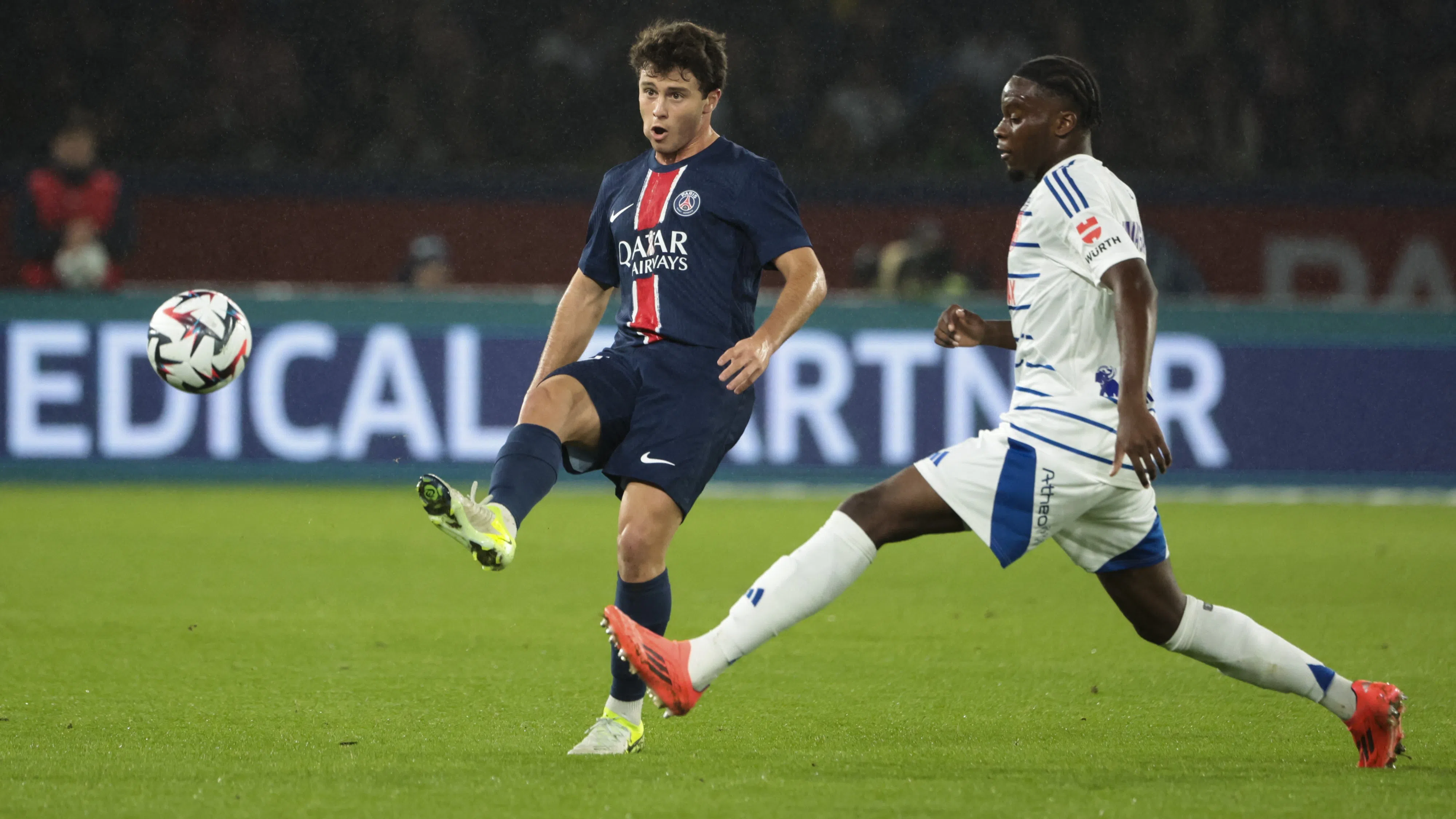 🇫🇷 ЛИГА 1: Раненият ПСЖ ще трябва да реагира срещу преследвача Страсбург