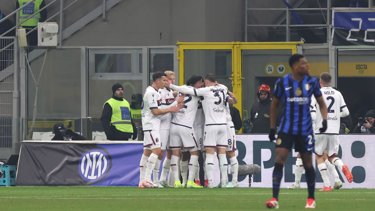 По-рано през годината Интер и Болоня направиха зрелищно 2:2 в Милано.