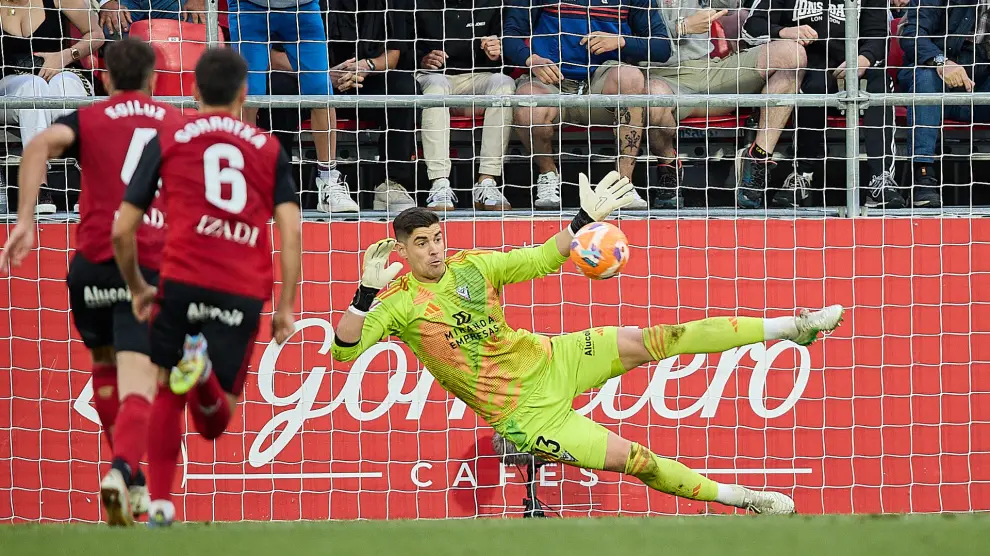 Овиедо пропуснаха дузпа при загубата с 1:0 в първия мач