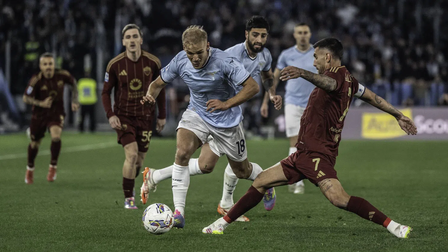 🇮🇹 СЕРИЯ А: Малко голове и много картони в дербито на Рим