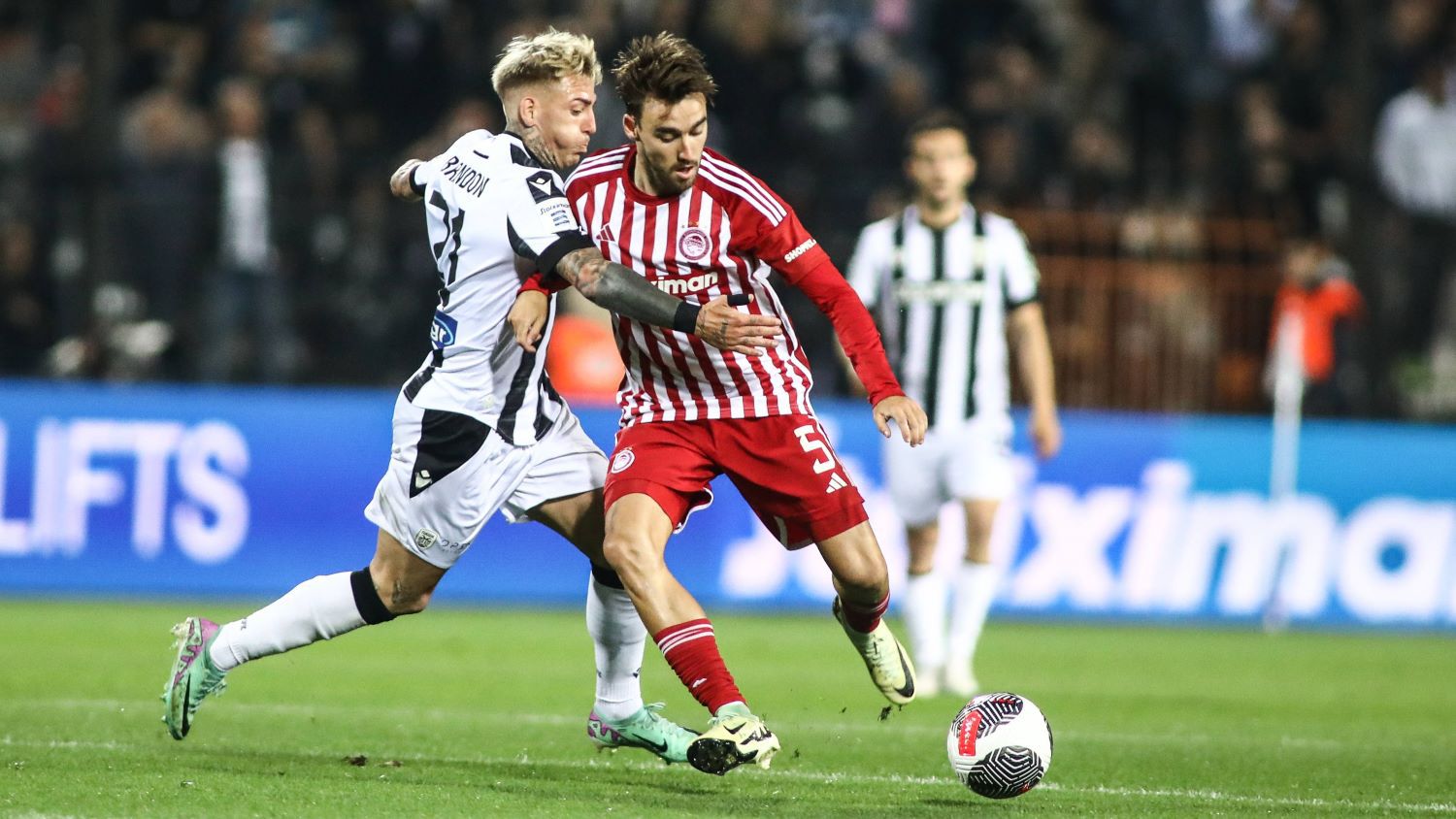 Олимпиакос окончателтно ще откаже ПАОК от битката за титлата в Гърция.