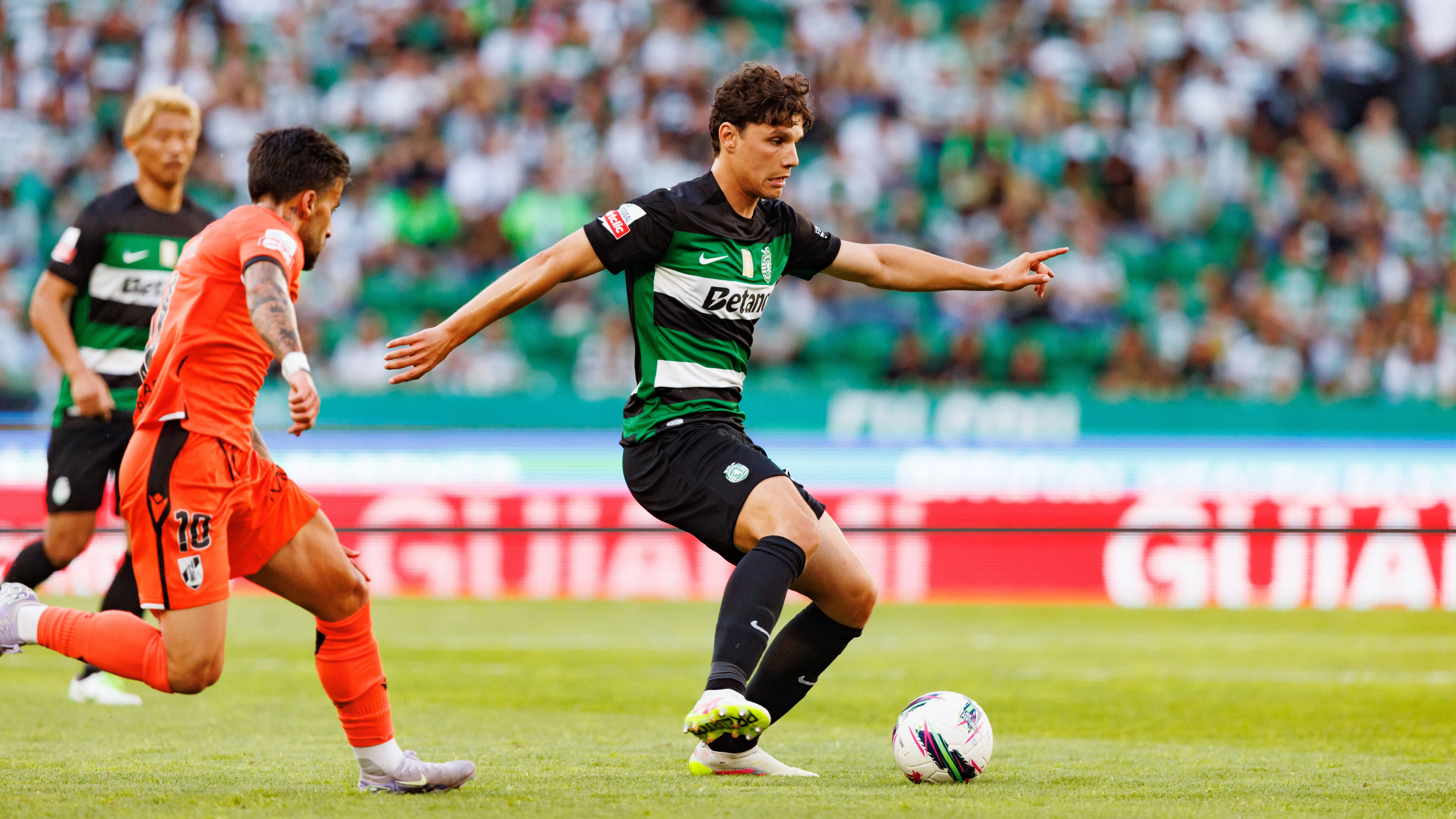 ⚽ФУТБОЛ МИКС: Победа „на нула“ за Спортинг срещу Гимараеш