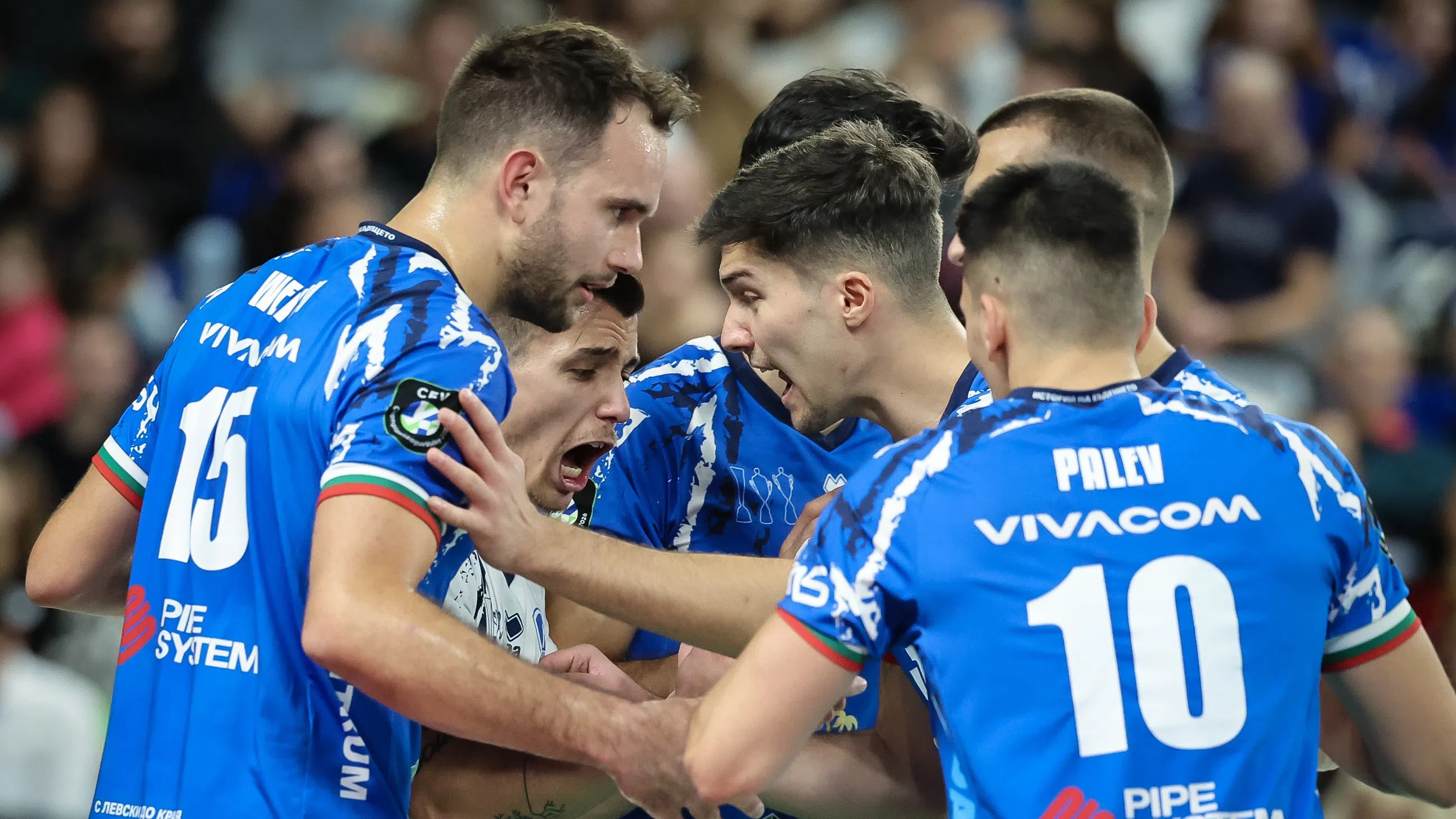 🏐 СУПЕР ВОЛЕЙ: Нефтохимик няма да вземе гейм срещу Левски