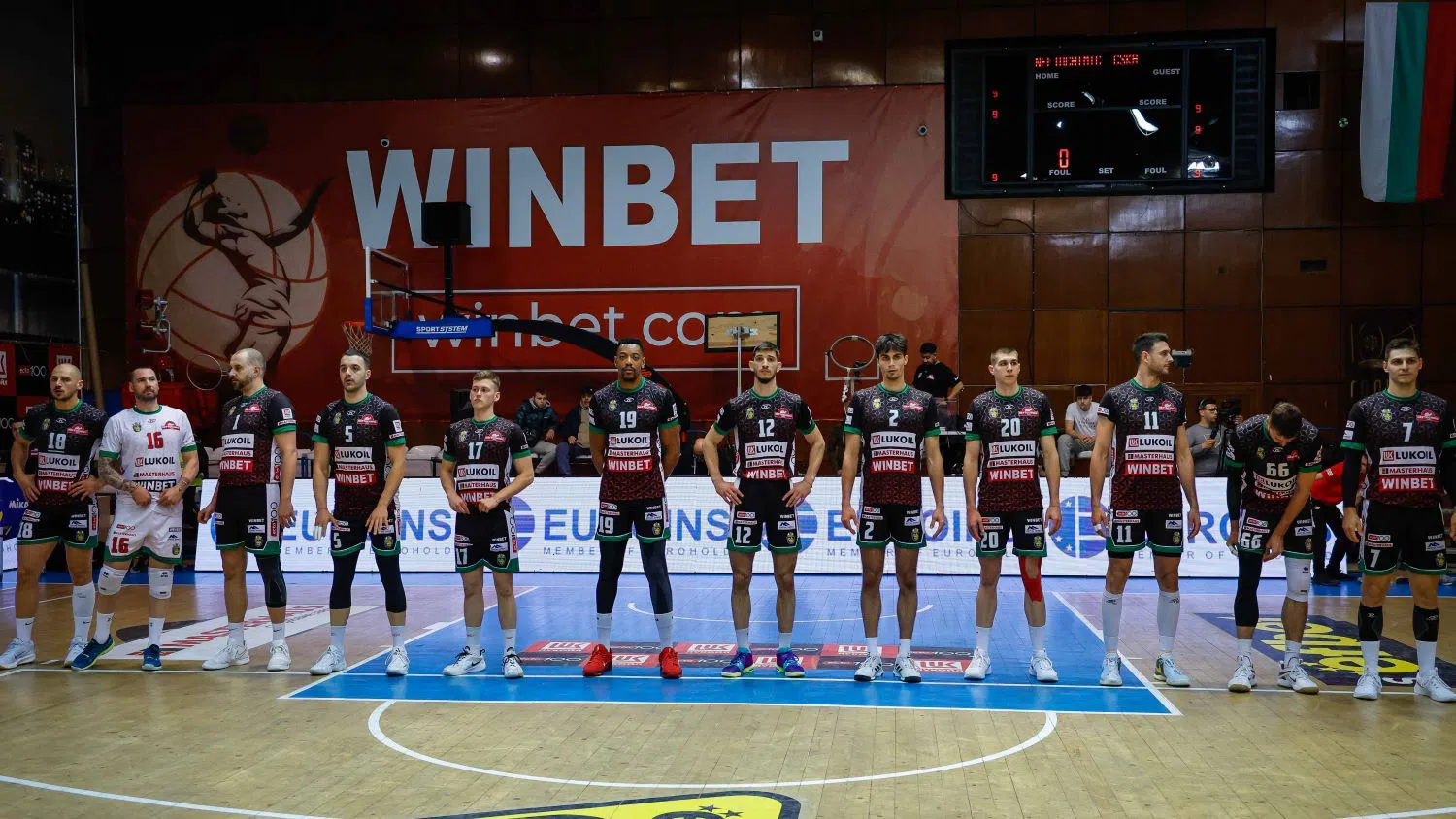 🏐СУПЕР ВОЛЕЙ: Нефтохимик ще остане без загуба на върха