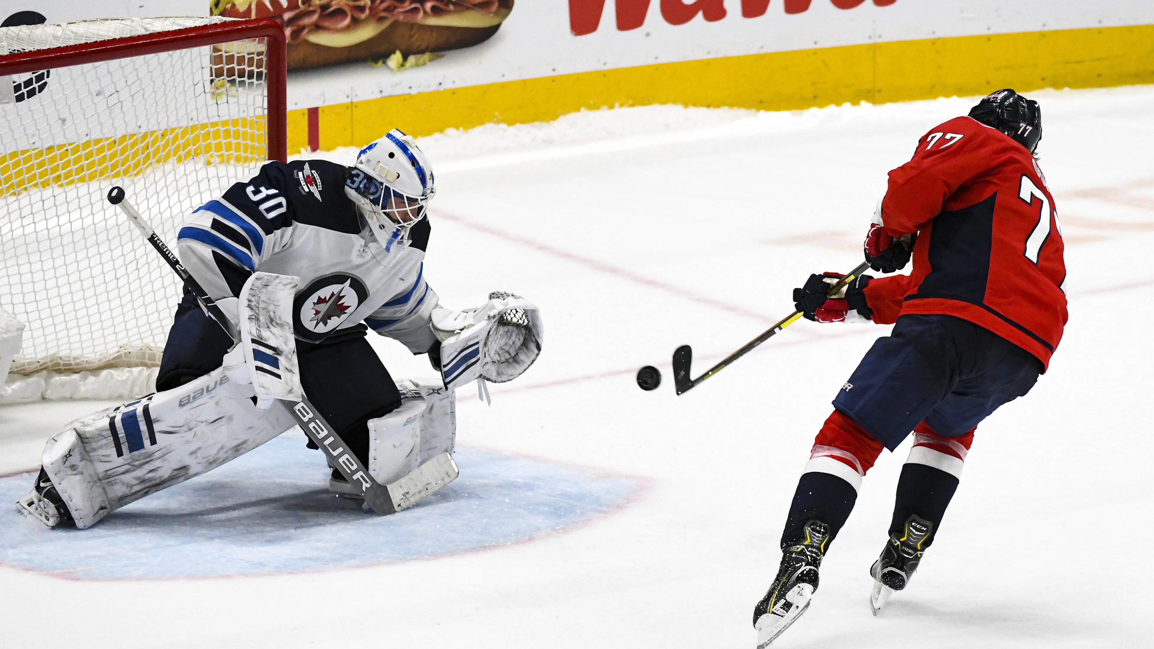 🏒 NHL: Поне три гола от Вашингтон в лидерския сблъсък с Уинипег